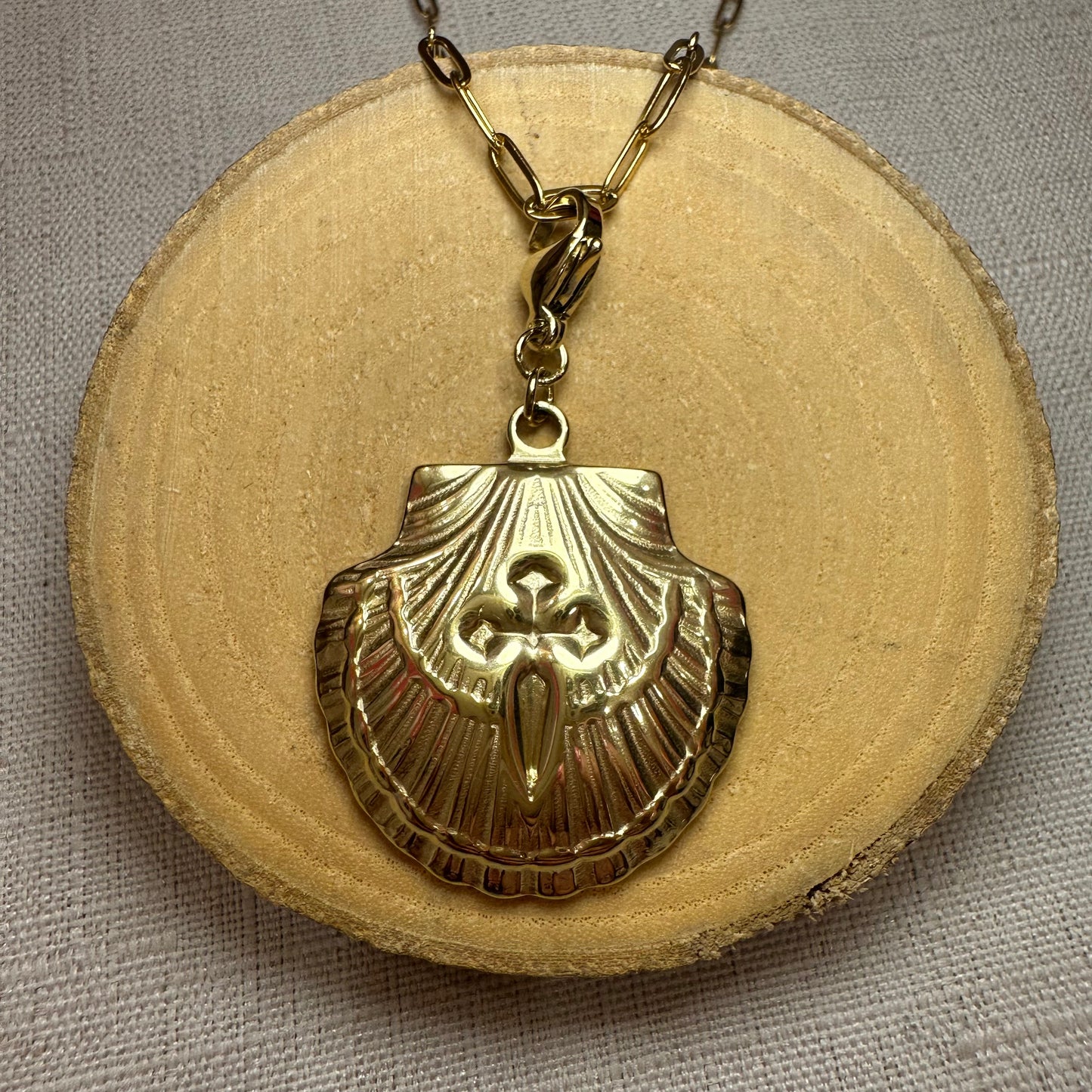 Gros coquillage dague Alaïa Bijoux