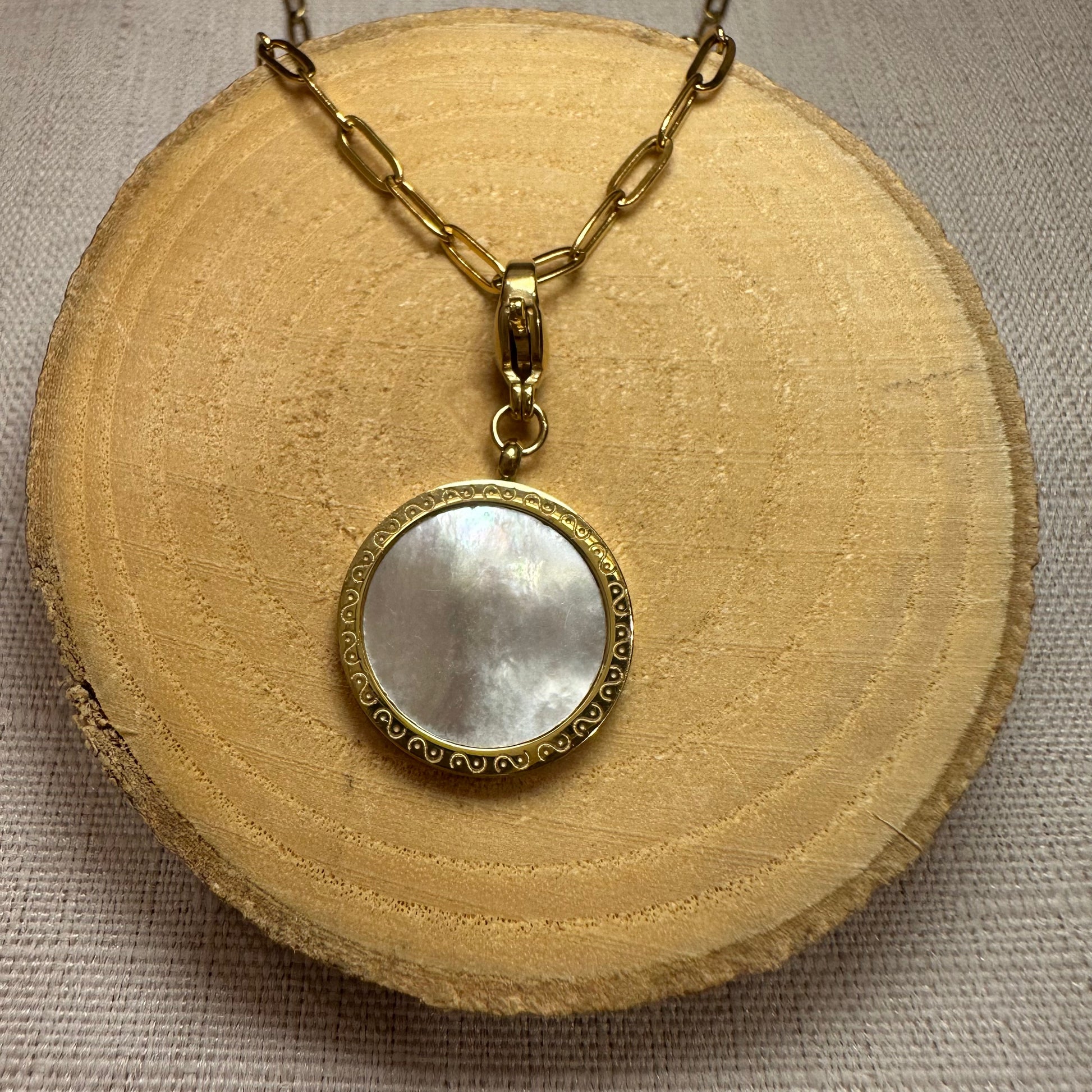 Médaillon nacre Alaïa Bijoux
