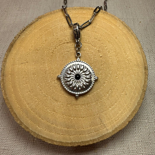 Medaillon perle noir Alaïa Bijoux