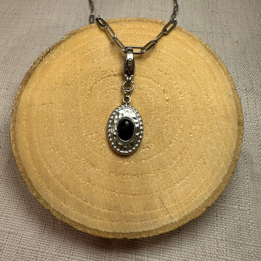 Medaillon perle noir ovale Alaïa Bijoux